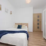 Апартаменты Bright In With Bathtub And Balcony By Renters Варшава